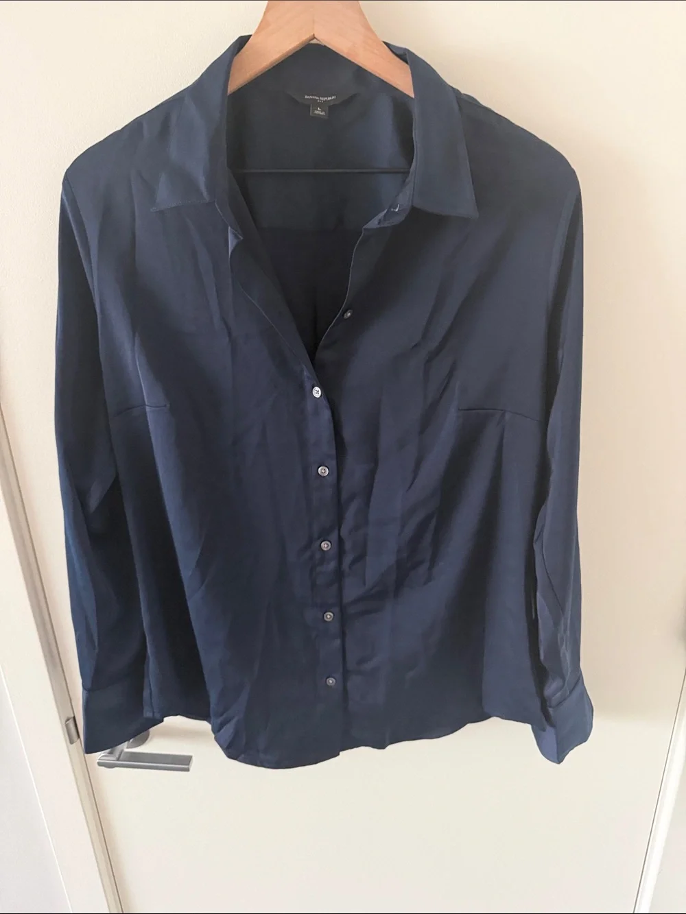 Banana republic satin Navy Long-Sleeve Button-Up dress Shirt